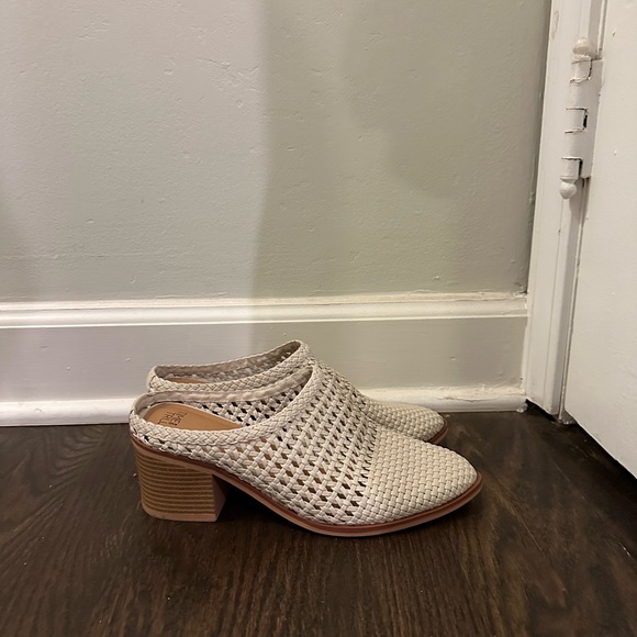 Time and Tru Woven Block Heel Mules - Ivory - Womens 8.5 - Picture 2 of 7